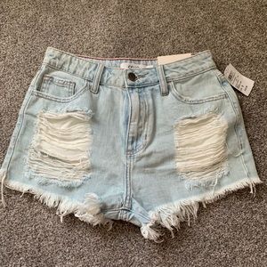 SOLD. !Cello jean shorts. NWT! To small for me.